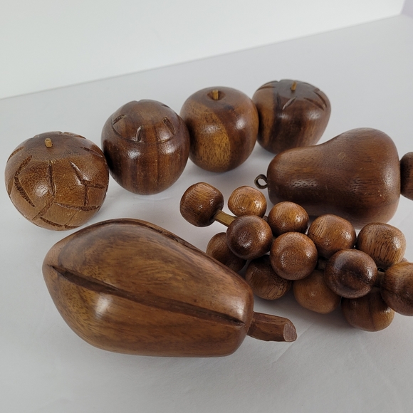 Vintage Mid-Century Wooden Fruit Set of 7 - Picture 5 of 10